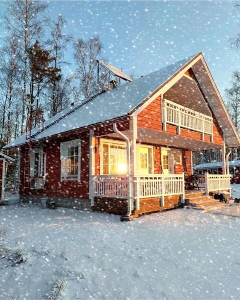 Cosy cottage surrounded by the sea