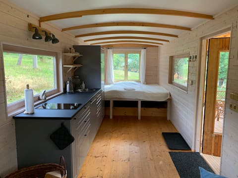 Top Airbnb: Cozy caravan Pod jabloní in the Krkonoše Mountains in Jilemnice