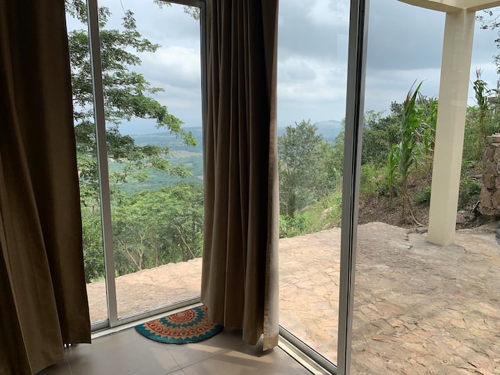 Architect Designed Valley View Retreat - Ghana
