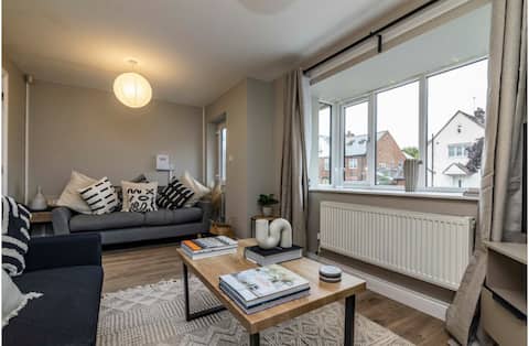 Popular Airbnb listing: Cosy home with snug near Nottingham City Centre in Berridge
