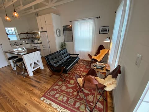 Popular Airbnb listing: La Jefferson: Historic District in Brownsville