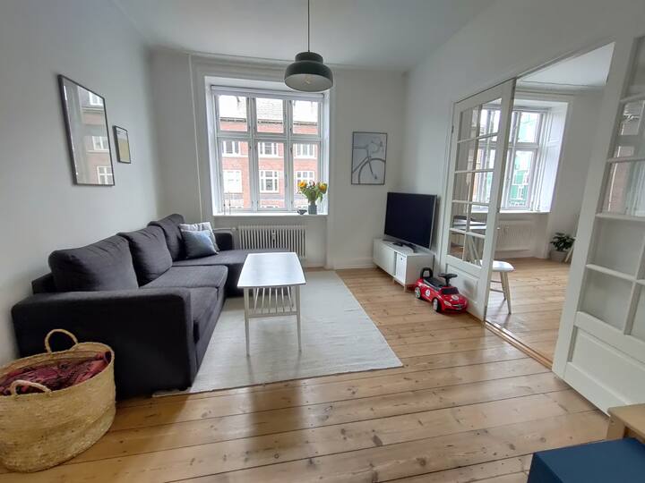 Cozy central family apartment with backyard Condominiums for Rent in Frederiksberg, Denmark
