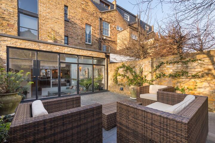 Stunning 4 bedroom Georgian townhouse gallery image 4