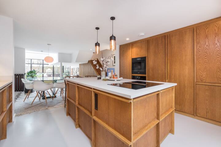 Stunning 4 bedroom Georgian townhouse gallery image 2