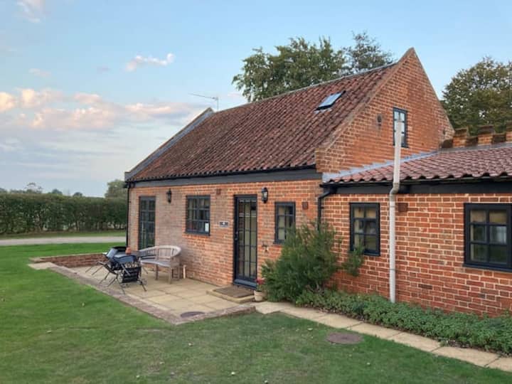Peaceful Country Cottage In Stunning Surroundings - Beccles