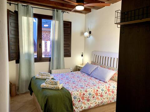 Cozy rustic apartment next to downtown