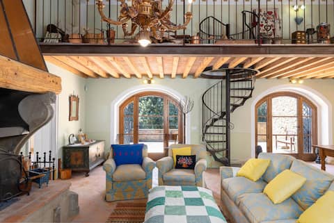 Popular Airbnb listing: Romantic Villa with private pool - "Il Pollaio" in Volterra