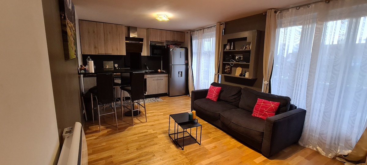 Top Airbnb: Lovely apartment near Paris + parking & balcony a Argenteuil