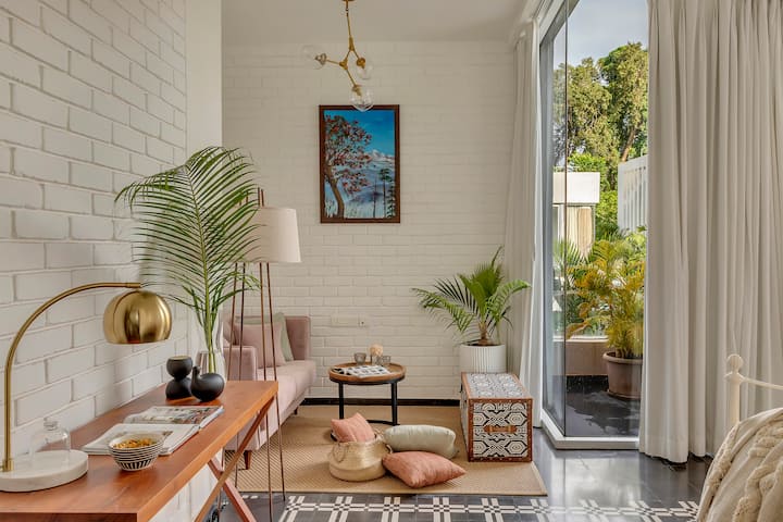 Living room image 11