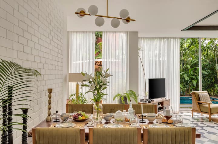 Living room image 7