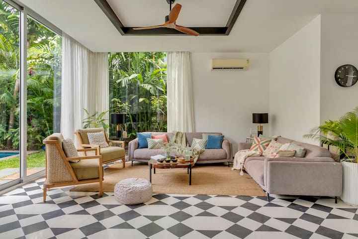 Living room image 4