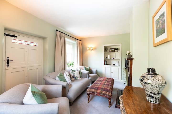 Charming 2 Bedroom Cottage In The Peak District - Bakewell
