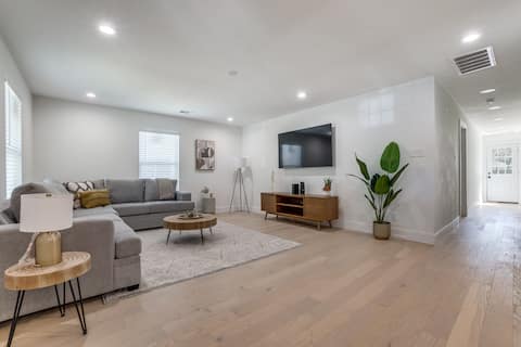 Successful Airbnb property: Designer Home near Bishop Arts and Downtown in Elmwood
