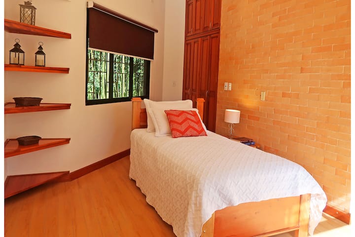 Sekundárna spálňa s oddelenou posteľou