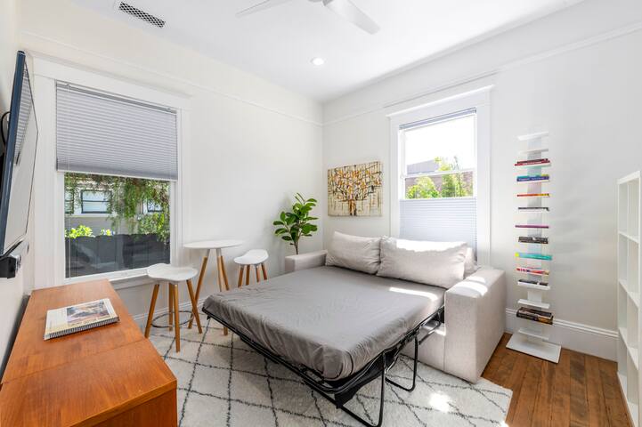 Bright downtown home w/ hot tub & charm gallery image 5