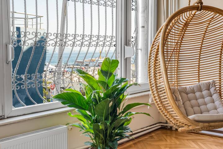 Perfect Location With Partial Bosphorus View gallery image 3