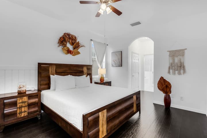 主卧和卫生间入口