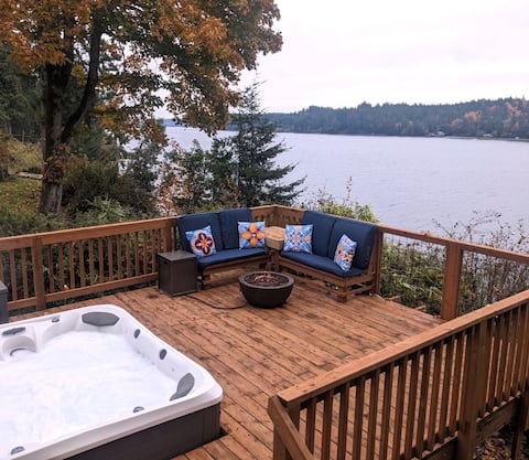 Otters Den private island beachfront cabin HOT TUB