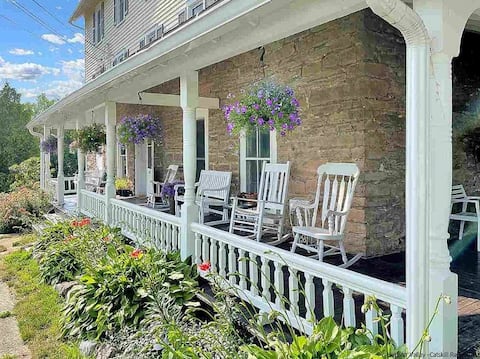 14 bdrm, 10ba Estate
Retreat/corporate/family stay