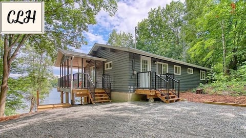 Beautiful modern cottage on Cranberry Lake