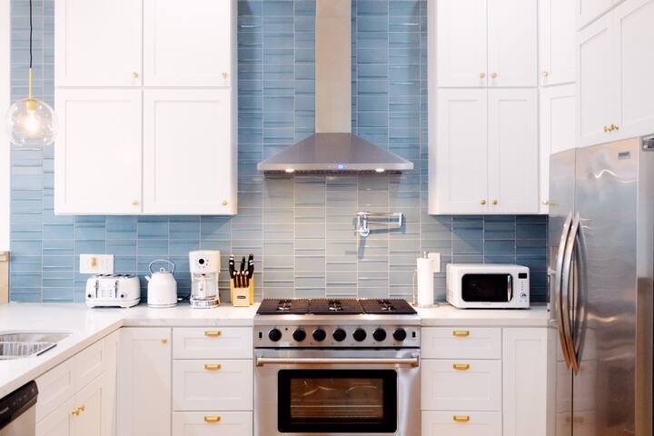 4 BR Designer Home w/ Hot Tub near SF UC Berkeley gallery image 3