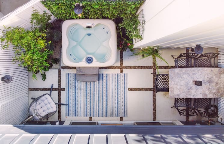 4 BR Designer Home w/ Hot Tub near SF UC Berkeley gallery image 2