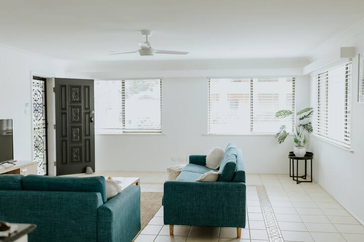 3 By The Sea – Blueys Beach – 50m from Beach gallery image 4