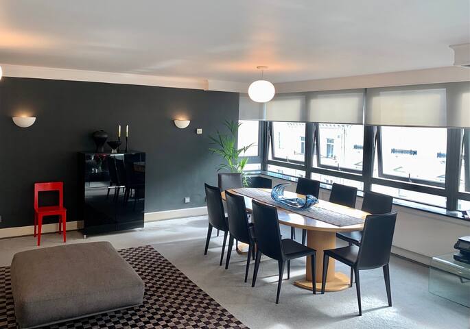 Well positioned 2 bedroom upscale Belgravia flat gallery image 4