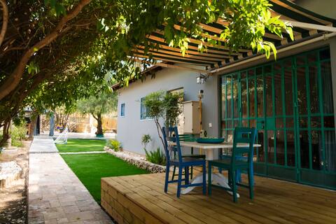 Villa in Jerusalem Mountains on it - a family's place