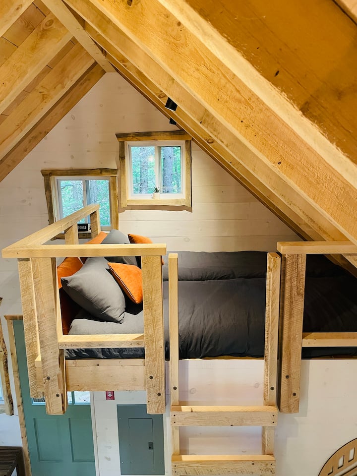 The couch in the loft can be made into one queen bed or two twin beds to accommodate up to two more people.  The linens will be in the loft and the bed(s) can be made upon request but will be left unmade to allow use of the couch when not in use. 