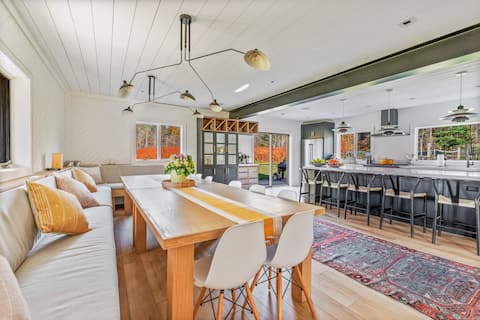 Modern Luxury in the Catskills! New 7 Bedroom Home