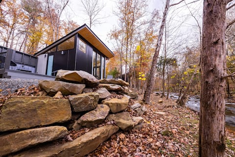 Modern Cabin-Vista @ Four Fillies Lodge w/ hot tub