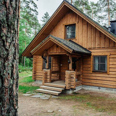 Traditional log cabin for a larger group