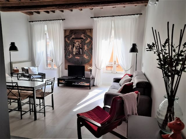 Red Apartment Campo de Fiori