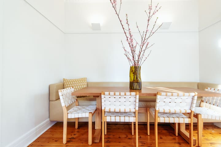 Peaceful, designer federation home gallery image 2