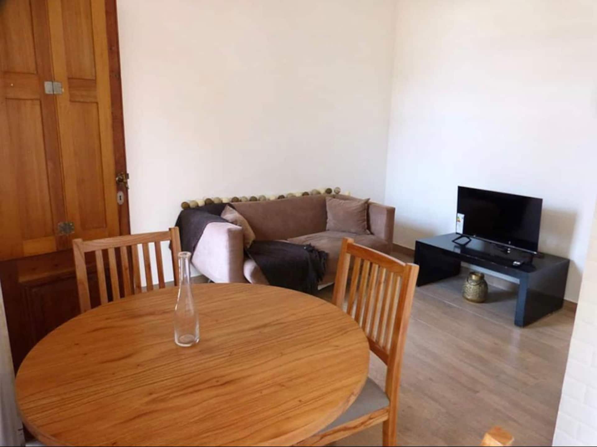 Renovated one-bedroom PH in Monserrat