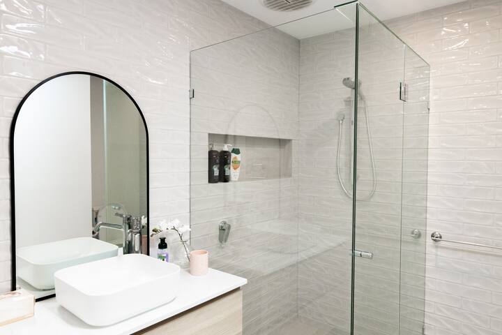 Butterfly Dromana The Light House: 4-bedroom home gallery image 3