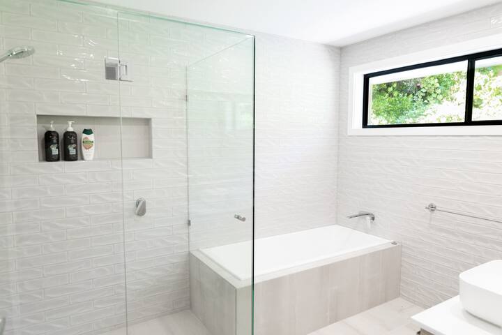 Butterfly Dromana The Light House: 4-bedroom home gallery image 4