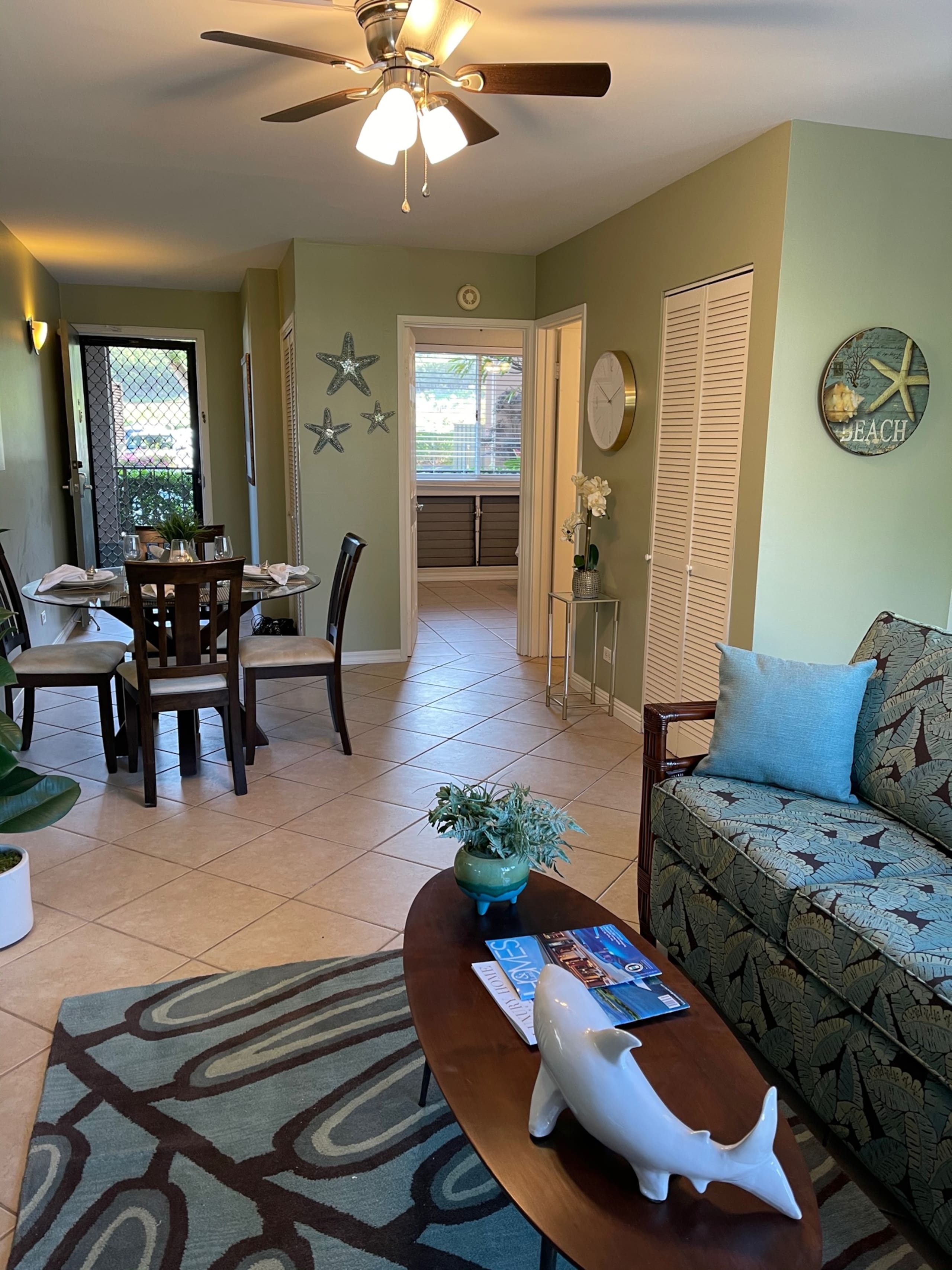 Condo in Lahaina · ★4.94 · 1 bedroom · 2 beds · 1 bath - Image 2
