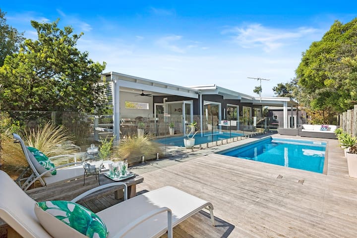 My Blue Waters with pool, short walk to shops