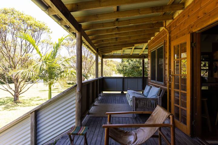 Farmhouse with fireplace 9 minutes to Seal Rocks gallery image 5