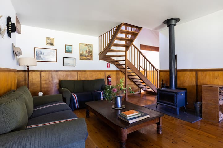 Coastal Farmhouse No. 1 At "The Mainstay" Farmstay - Myall Lakes National Park