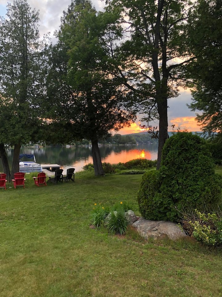 Villa Florence, Magnifique Cottage Au Bord Du Lac - Saint-Hippolyte