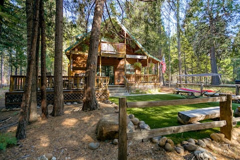 Rustic Mountain Cabin - 9 Miles to Lassen park
