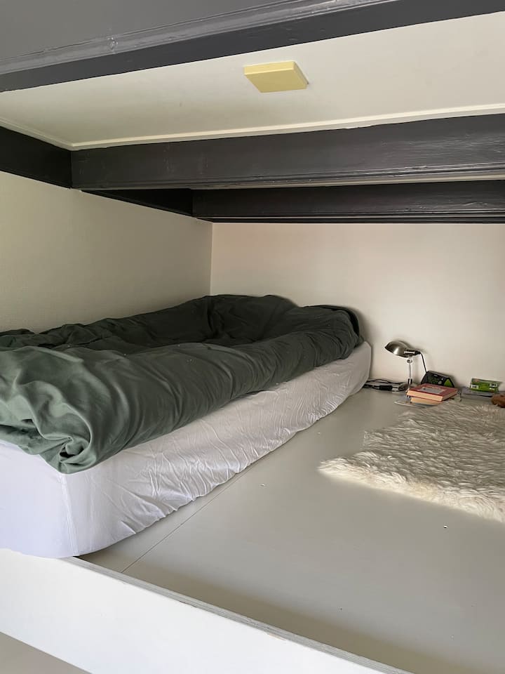 Საძინებელი ოთახი 2, ერთადგილიანი საწოლი 