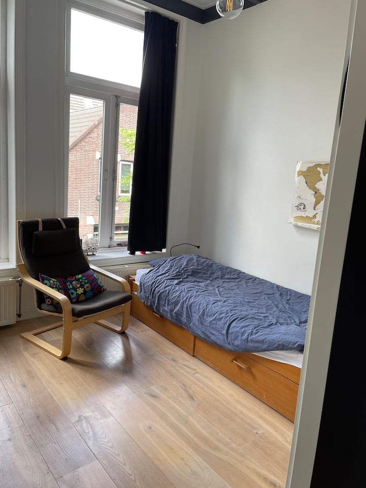 Საძინებელი ოთახი 1, ერთადგილიანი საწოლი