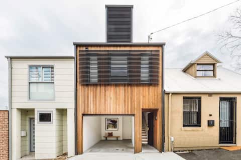 Popular Airbnb listing: Modern Paddington Terrace - Short walk to SCG in Paddington