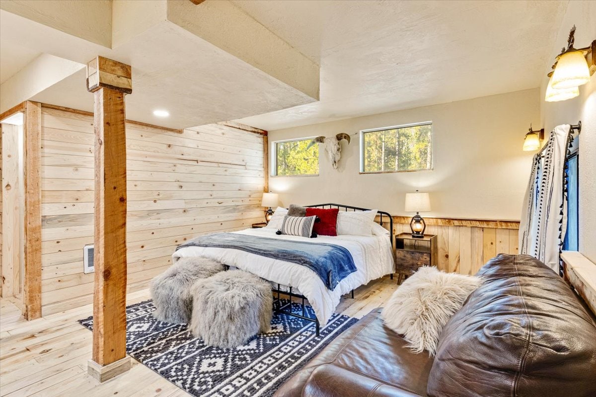 Suite parentale confortable avec salle de bain attenante. 