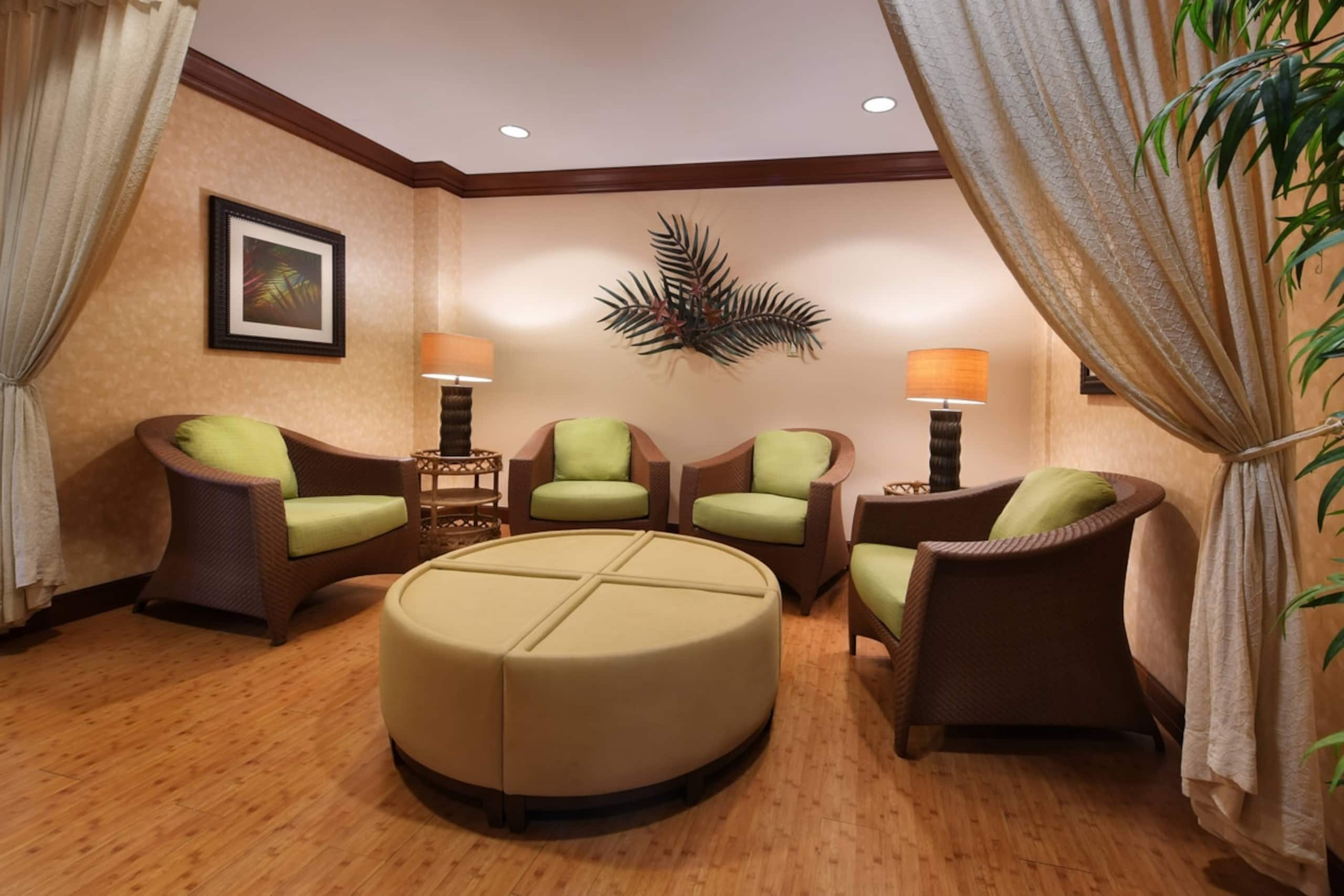 Condo in Lahaina · ★5.0 · 2 bedrooms · 4 beds · 2 private baths - Image 16