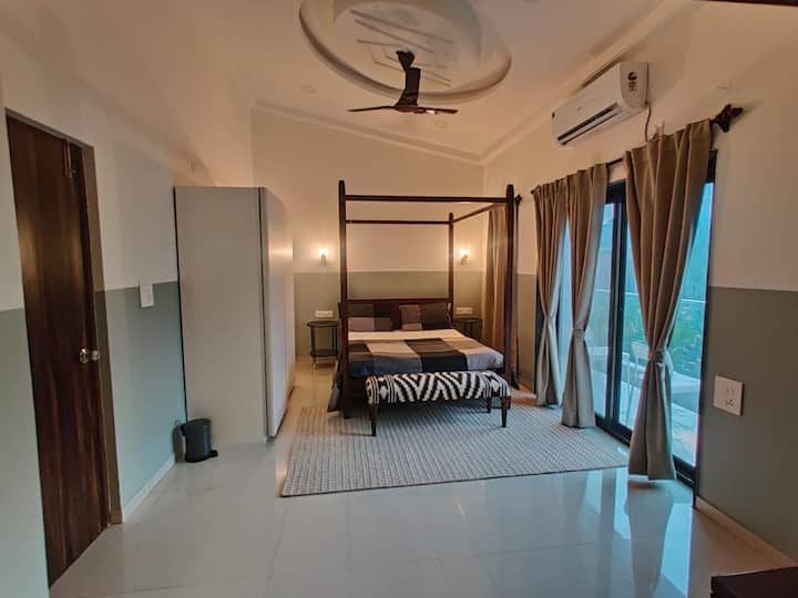 Bedroom 1 image 2